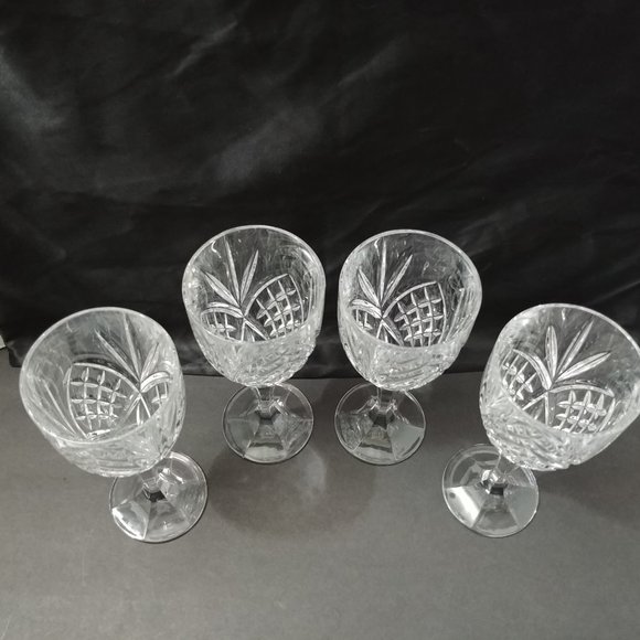 Set of Four Beautiful Crystal Wine Goblets - Picture 3 of 12
